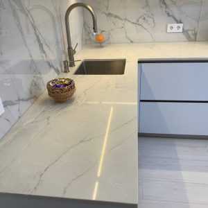 Кухонная столешница кварцевый агломерат