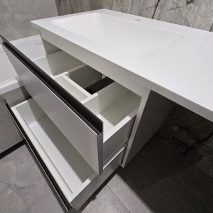 Столешница из акрилового камня