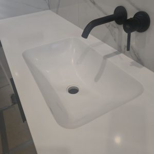 Столешница из акрилового камня